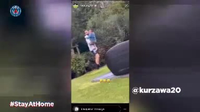 Coronavirus - Kurzawa profite du jardin, Sarabia haltérophile : comment les joueurs du PSG vivent leur confinement...