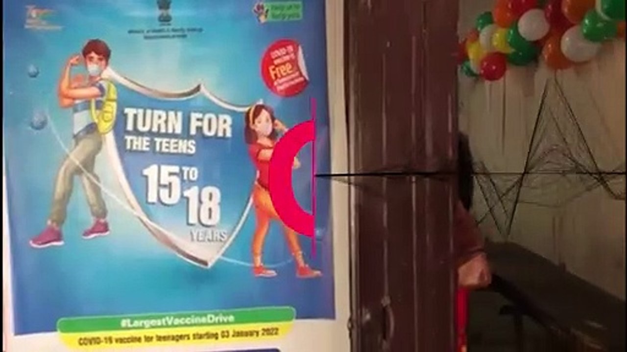 Indien: Jugendliche werden gegen Covid-19 geimpft