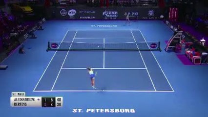 Saint-Pétersbourg - Bertens en deux temps