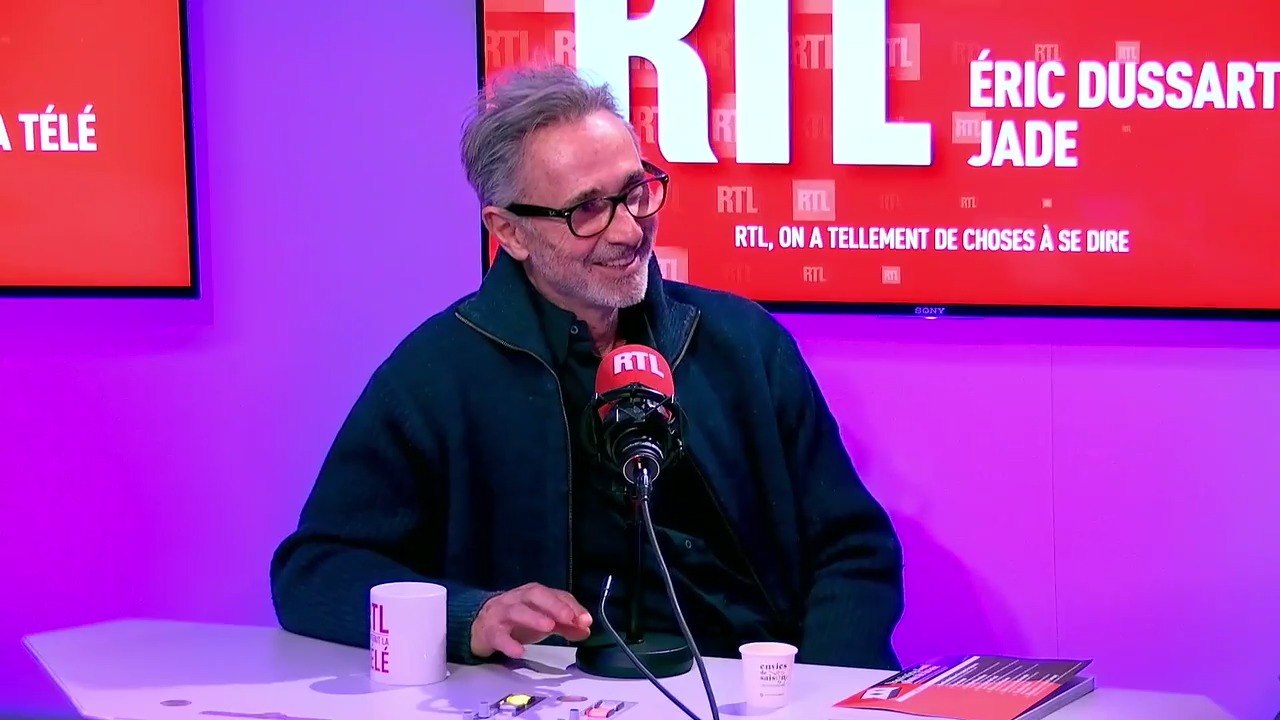 Thierry Lhermitte avoue raconter des bobards à la télé : "Ça me vient tout seul et j'aime ça"
