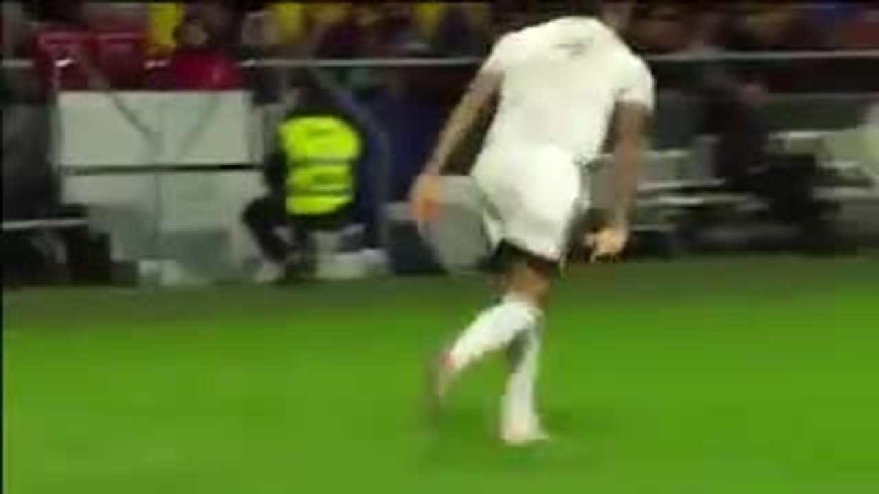 Amical - Dani Alves imite Mbappé lors d'un match de charité entre légendes