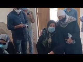 انهيار زوجة طبيب الغلابة في أول ظهور لها