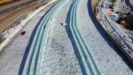 423 metre uzunluğundaki ''buzdan'' kaydırak nefes kesti