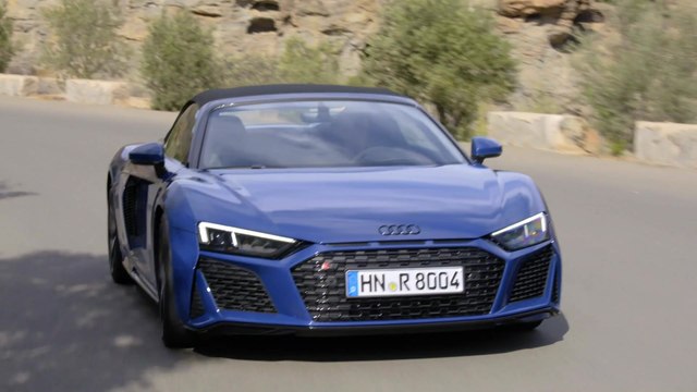 Audi R8 Spyder performance RWD in Ascari blue Driving Video