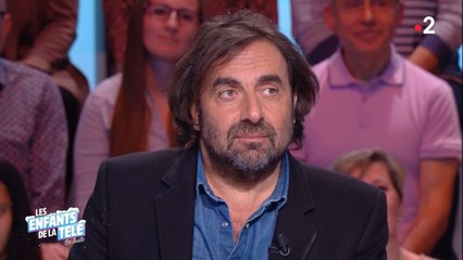 Les enfants de la télé : André Manoukian gêné par des images du Grand Journal