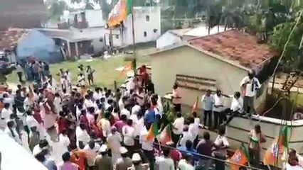 சேலத்தில் போலீசாருடன் கடும் மோதல்.. பாஜக நிர்வாகிகளை தரதரவென இழுத்து சென்ற எஸ்.பி.. பரபர வீடியோ!