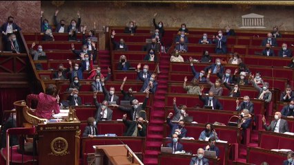 Pass vaccinal: suspension surprise du projet de loi cette nuit à l'Assemblée
