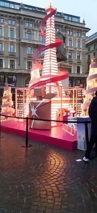 Italy - Milano - castle - chrismis -