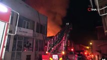 Bursa’da mobilya atölyesi ve geri dönüşüm tesisinde yangın çıktı, 5 katlı ikamet tahliye edildi