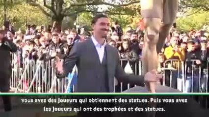 Suède - Ibrahimovic dévoile une statue à son effigie à Malmö