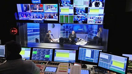 Les stories de François Hollande, Thierry Beccaro, Patrick Bruel, Samuel Étienne et de Pierre Ménès