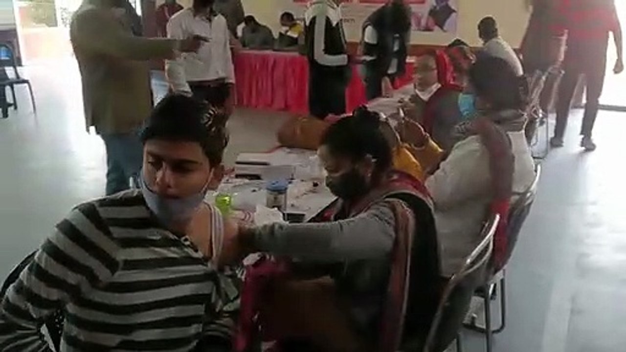 कोरोना के खिलाफ लड़ाई में आगे आए बच्चे, वैक्सीनेशन को लेकर दिखाया उत्साह, देखें वीडियो