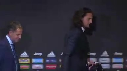 Juventus - Adrien Rabiot présenté avec le numéro 25