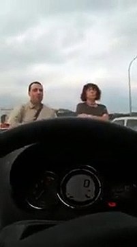 Insultos y amenazas por cruces amarillas en Berga