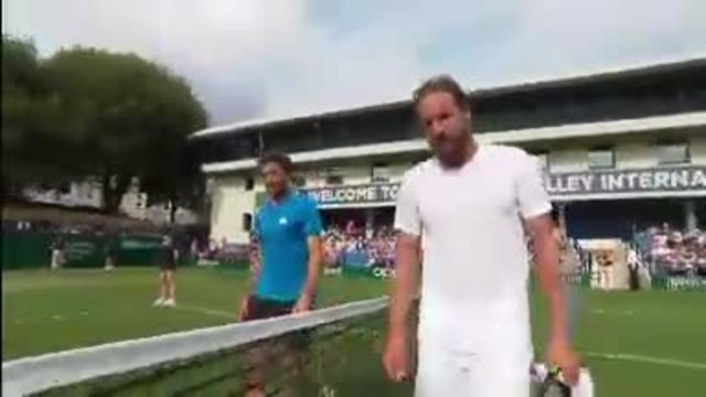 Eastbourne - Simon continue sur sa lancée et débute bien contre Sandgren