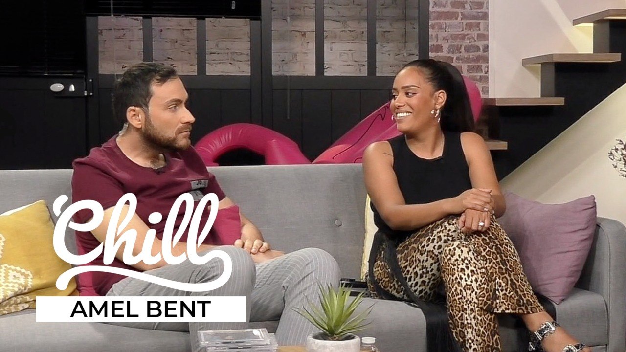 Amel Bent évoque la douloureuse séparation avec ses filles pendant sa tournée