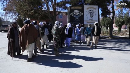 شاهد: طالبان تتباهى بانتصارها على الأمريكيين بمعرض عسكري يروي تفاصيل عقدين من الحرب في أفغانستان