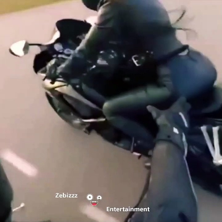 motercyclist like a boss moment