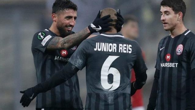 Fenerbahçe'nin gol makinesi Allahyar sağlık kontrollerinden geçti! Herkes sahaya çıkacağı anı bekliyor