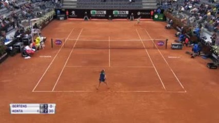 Rome - Konta continue son brillant parcours en écartant Bertens