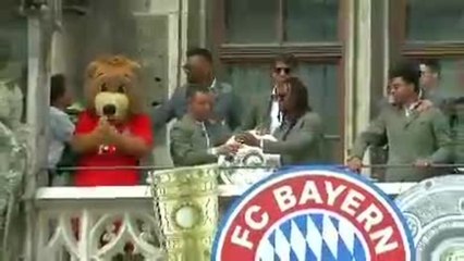 Bayern - Les héros du doublé fêtés sur la Marienplatz