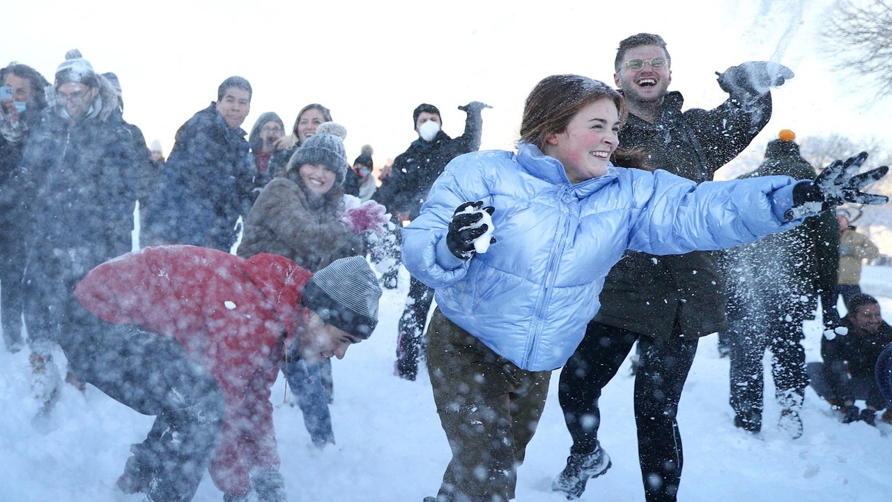 À Washington, la neige immobilise la ville mais enchante les habitants : «C'est absolument magnifique»
