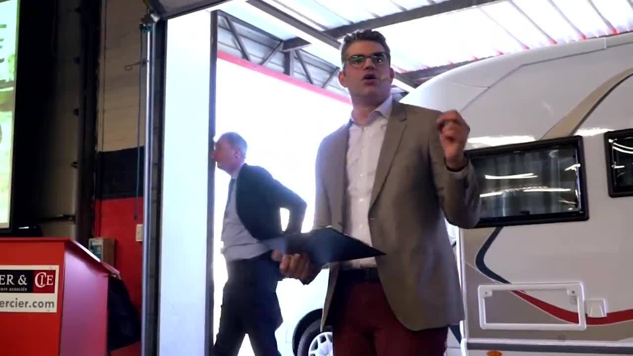 Exclu. Zone interdite : dans une vente aux enchères, les prix flambent pour... un camping-car !