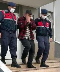 Parasının olmadığını söyleyerek bedava bindiği otobüste yolcuların eşyalarını çaldı