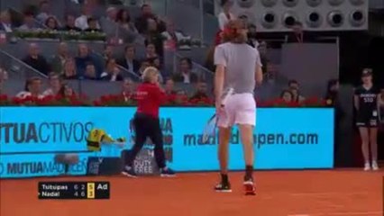 Madrid - Tsitsipas s'offre Nadal et file en finale
