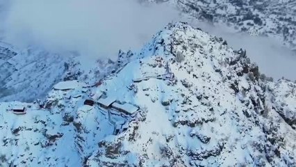 Mehmetçik, karlı dağ zirvelerinde