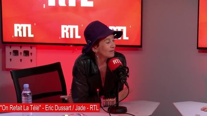 Caroline Loeb : ses seins "censurés par Internet", la chanteuse s'insurge dans On refait la télé