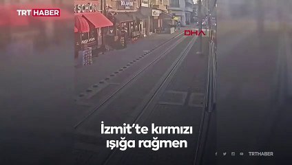 Kocaeli'de tramvay ile otomobil çarpıştı: 2 yaralı