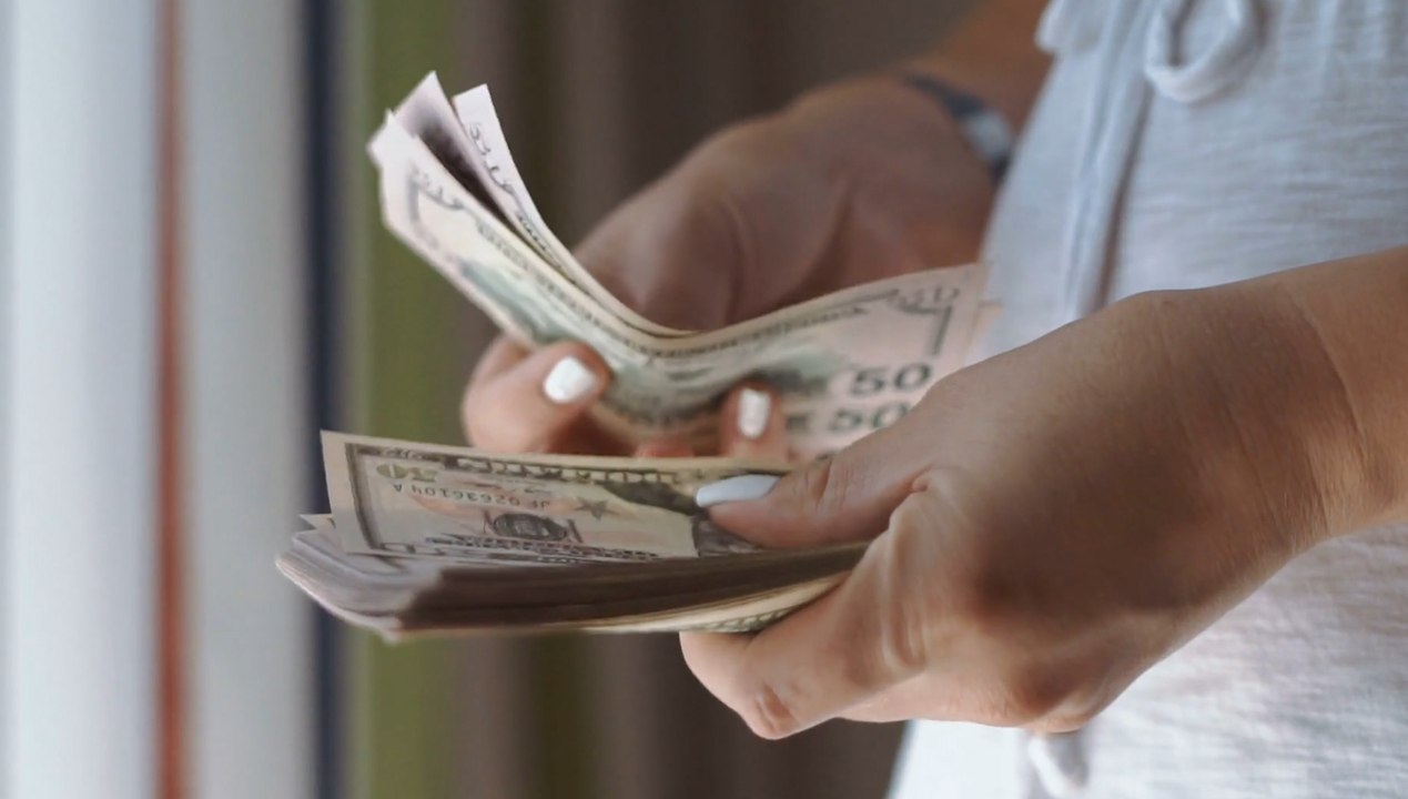 How to Budget an Extra Paycheck