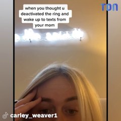 Une étudiante gênée lorsque sa mère l'a surprise en train de faire entrer un gars dans sa maison