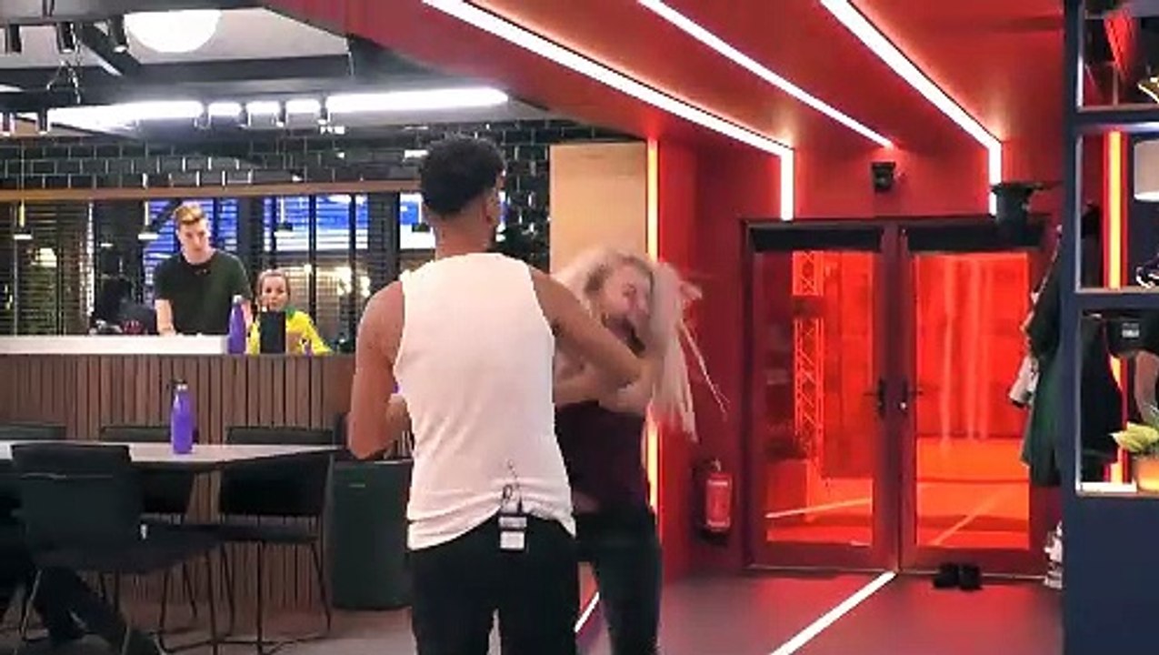 Vera en Nouchine gaan los - 4 januari 2022.