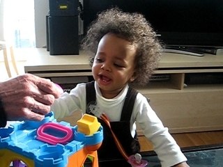 les jouets que l'on jette, c'est très très drôle !