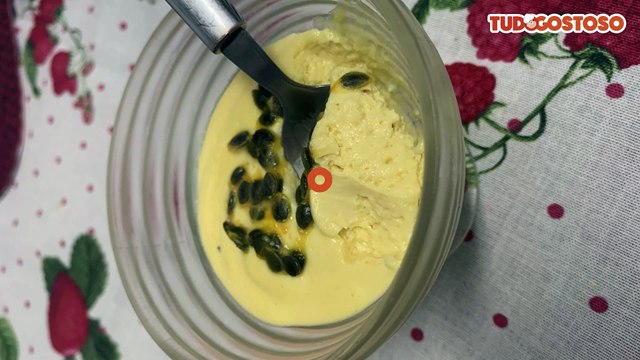 Mousse de maracujá sem gelatina super fácil