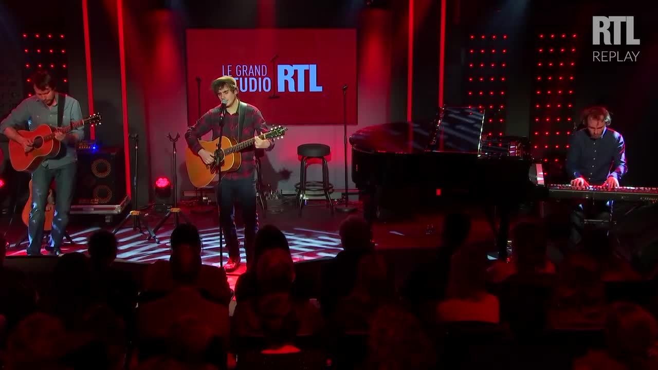 Gauvain Sers chante Les oubliés au Grand Studio RTL