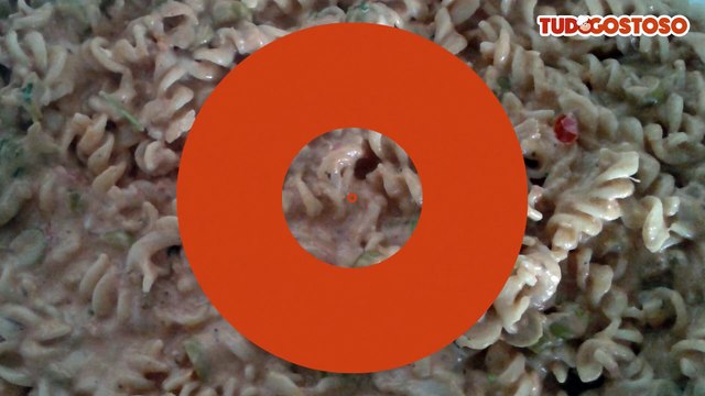 Macarrão com atum e maionese