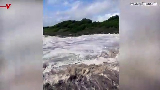 Must See! Insane Tidal Waves Wash Ashore, Create Havoc in Aftermath of Cyclone Seth in Australia