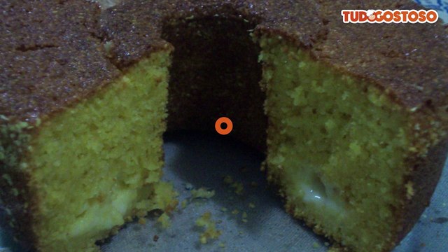 Bolo de milho com requeijão