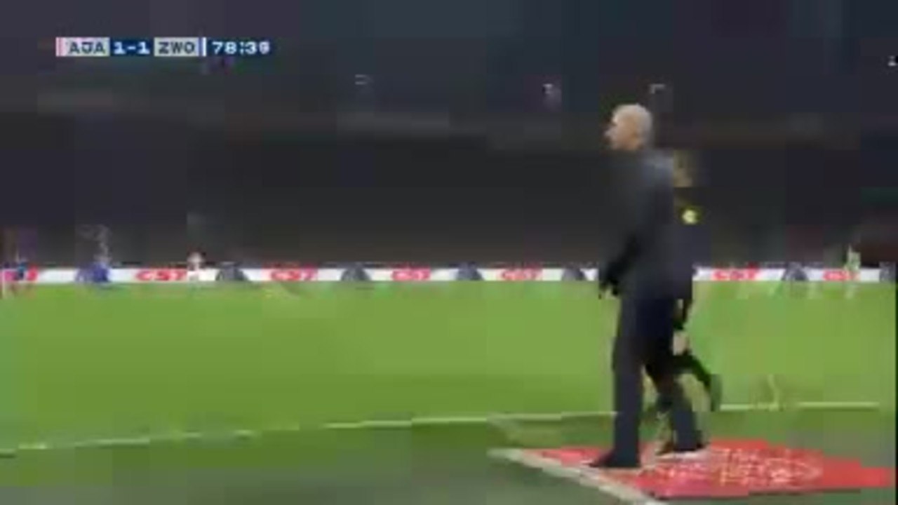 Pays-Bas - Vainqueur du PEC Zwolle, l'Ajax Amsterdam revient à deux points du PSV