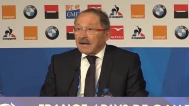 XV de France - Brunel sans explication sur les bourdes de Huget et Vahaamahina