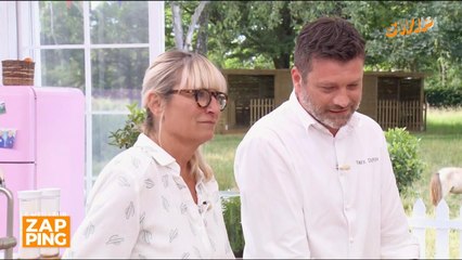 Christine Bravo provoque le fou rire de toute l'équipe du Meilleur Pâtissier en tentant de soudoyer Cyril Lignac