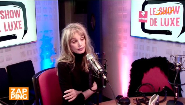 Arielle Dombasle réagit aux moqueries suscitées par ses voeux lunaires postés sur Twitter