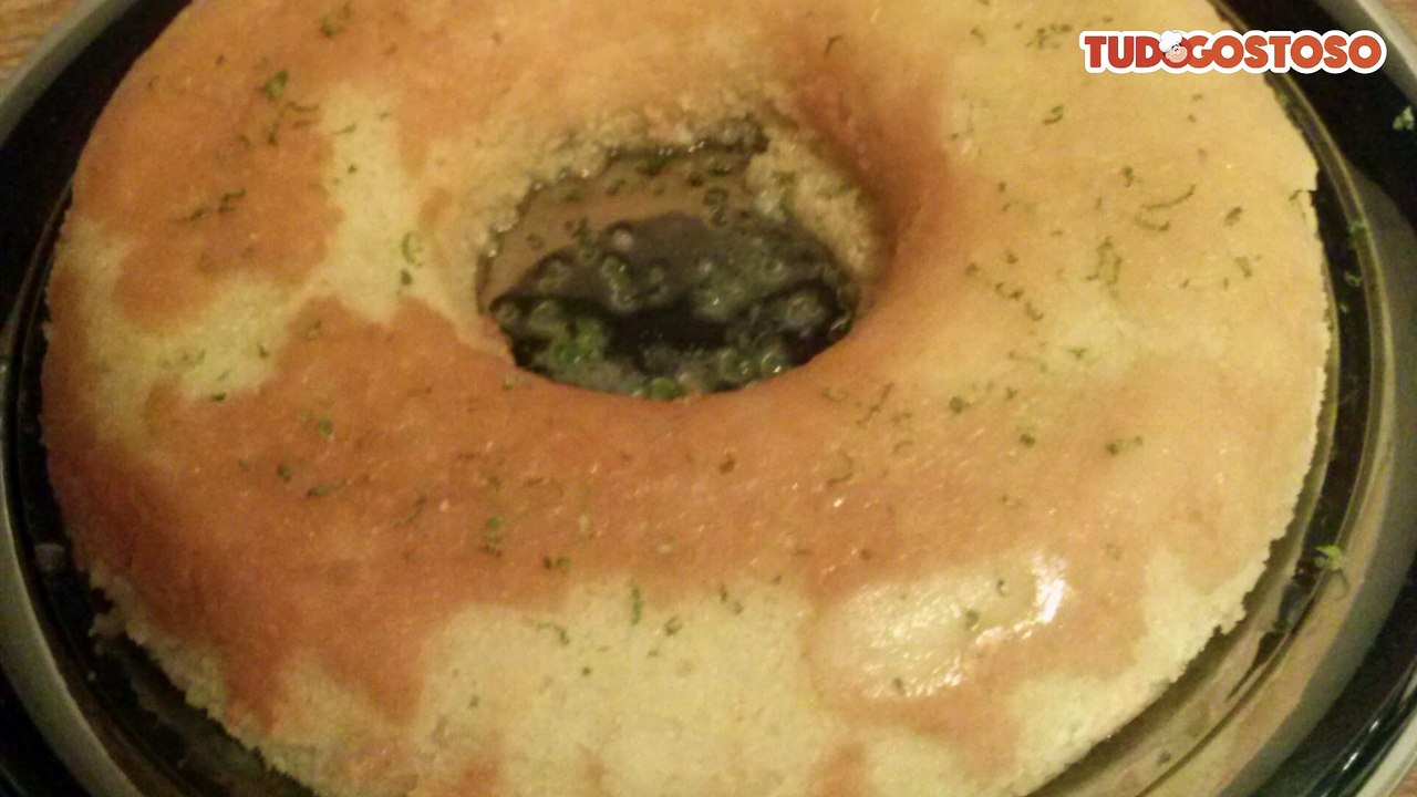 Bolo de limão bem molhadinho