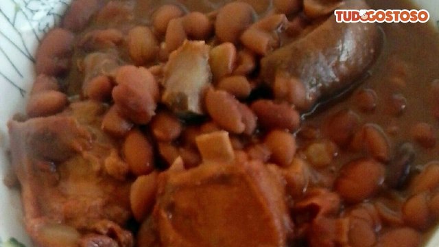 Feijão com costelinha de porco