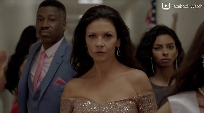 Queen America : Catherine Zeta-Jones impitoyable en coach de concours de beauté pour Facebook Watch