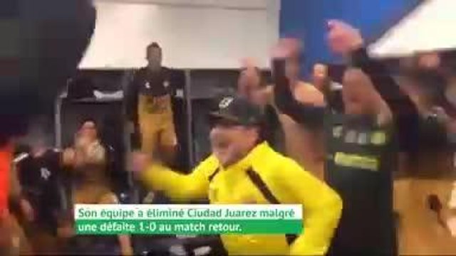 Mexique - Maradona fête la qualification en finale dans les vestiaires