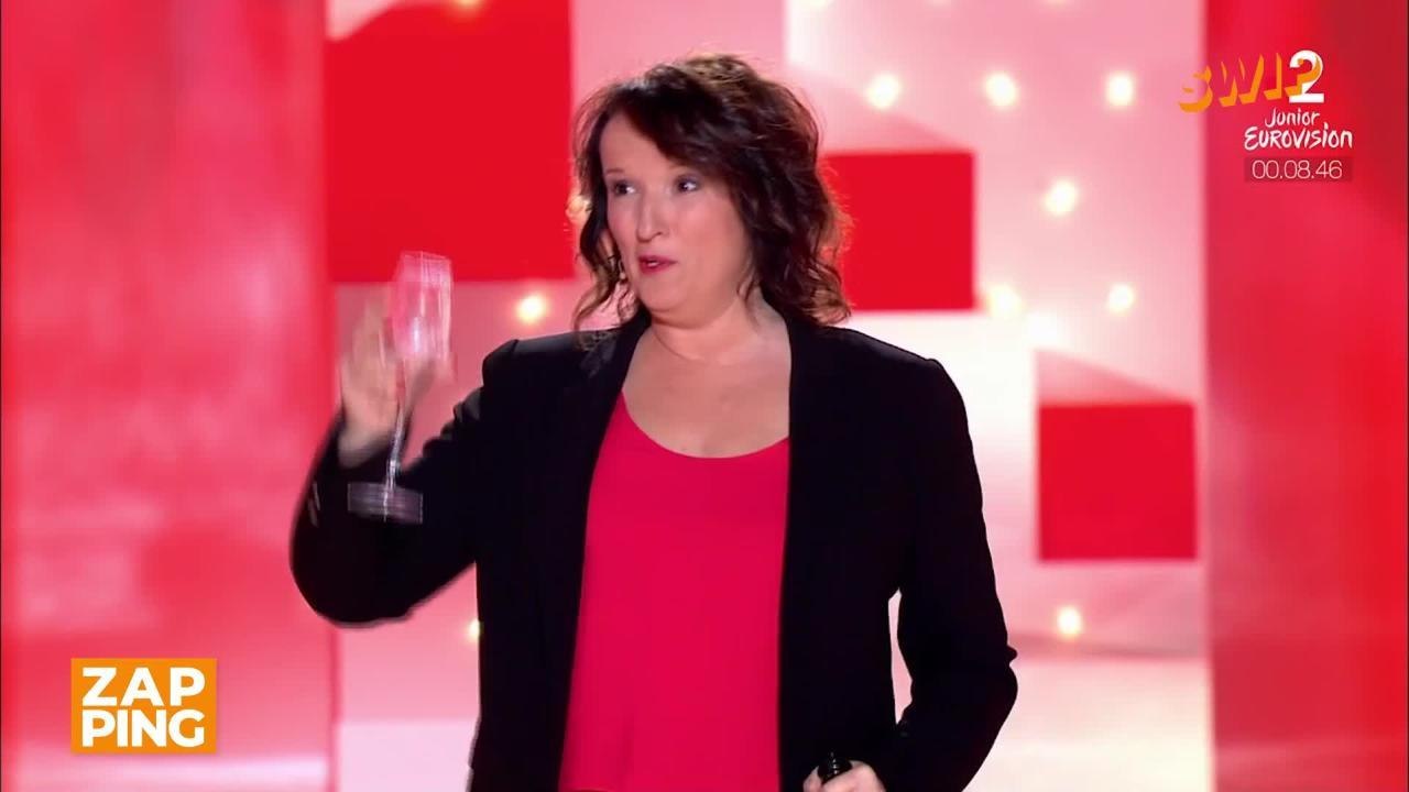 Anne Roumanoff enchaîne les clichés sur les couples homos dans Vivement dimanche